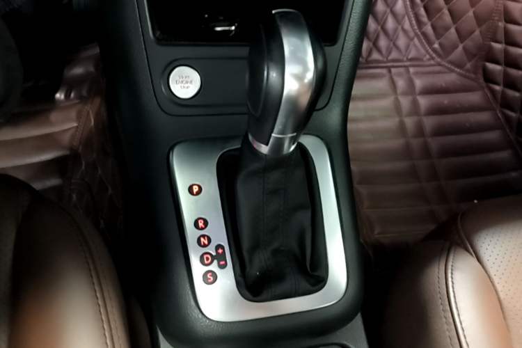 Used Volkswagen Tiguan 2015 1.8TSI Automatic Two-Wheel Drive Luxury Model Gear Lever