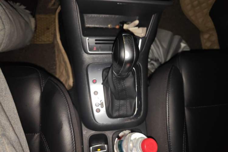 Used Volkswagen Tiguan 2015 1.8TSI Automatic Two-Wheel Drive Comfort Edition Gear Lever