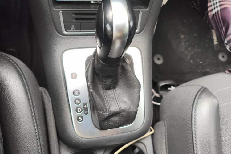 Used Volkswagen Tiguan 2015 1.8TSI Automatic Two-Wheel Drive Trend Edition Gear Lever