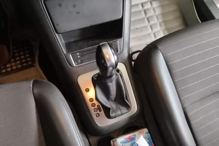 Used Volkswagen Tiguan 2015 1.8TSI Automatic Two-Wheel Drive Trend Edition Gear Lever