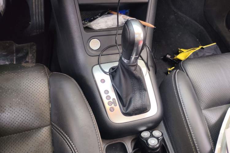 Used Volkswagen Tiguan 2015 1.8TSI Automatic Two-Wheel Drive Luxury Model Gear Lever
