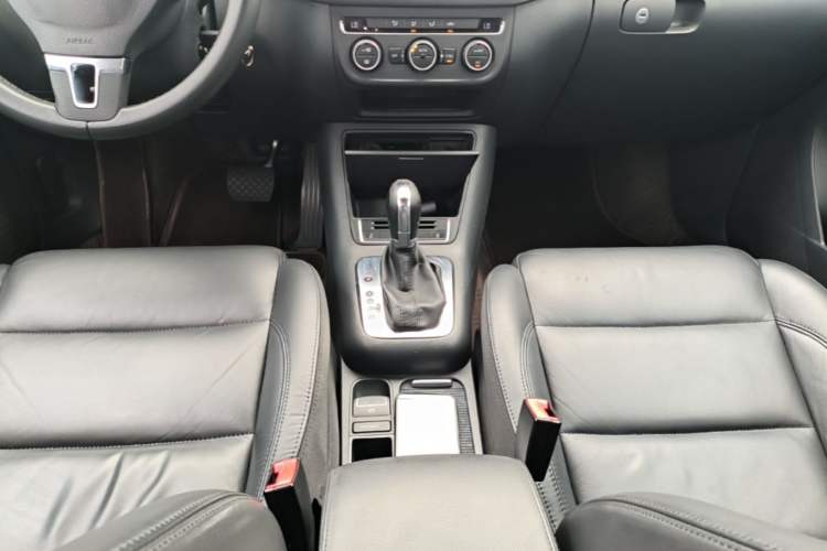 Used Volkswagen Tiguan 2015 1.8TSI Automatic Two-Wheel Drive Comfort Edition Gear Lever