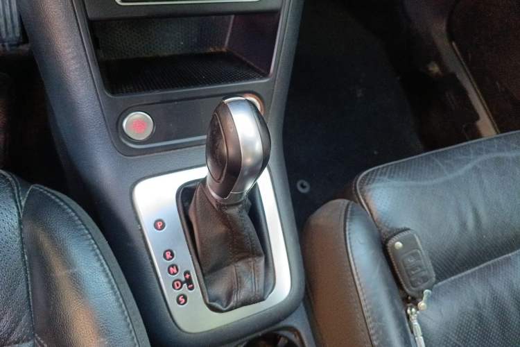 Used Volkswagen Tiguan 2015 1.8TSI Automatic Two-Wheel Drive Luxury Model Gear Lever