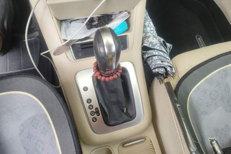 Used Volkswagen Tiguan 2015 1.8TSI Automatic Two-Wheel Drive Comfort Edition Gear Lever