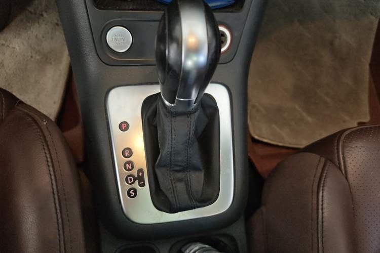 Used Volkswagen Tiguan 2015 1.8TSI Automatic Two-Wheel Drive Luxury Model Gear Lever