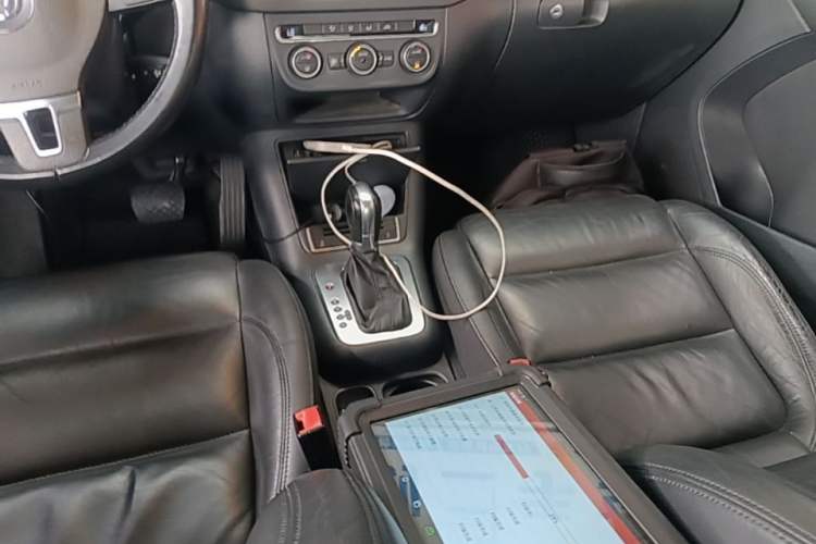 Used Volkswagen Tiguan 2015 1.8TSI Automatic Two-Wheel Drive Comfort Edition Gear Lever