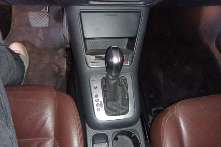 Used Volkswagen Tiguan 2015 2.0 TSI Comfort Edition Gear Lever