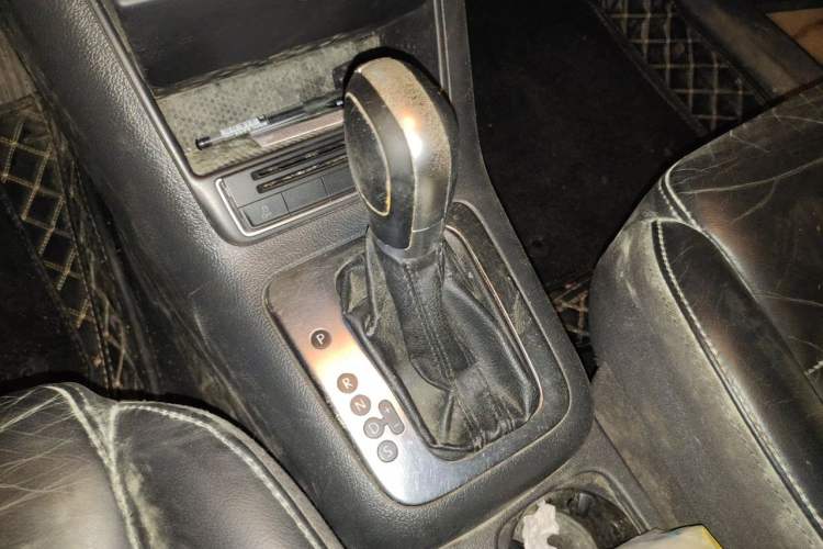 Used Volkswagen Tiguan 2015 1.8TSI Automatic Two-Wheel Drive Comfort Edition Gear Lever