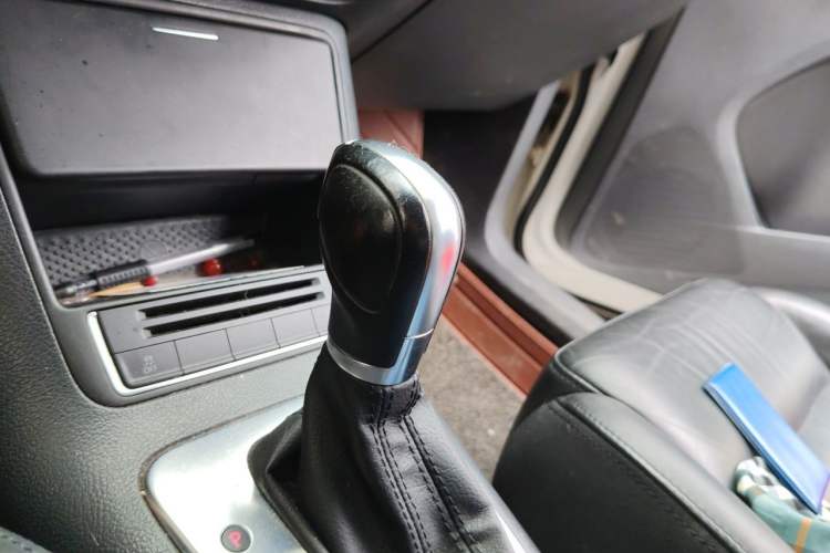 Used Volkswagen Tiguan 2015 1.8TSI Automatic Two-Wheel Drive Comfort Edition Gear Lever
