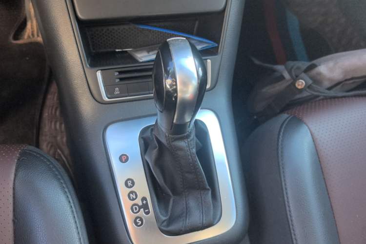 Used Volkswagen Tiguan 2015 1.8TSI Automatic Two-Wheel Drive Trend Edition Gear Lever
