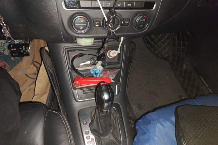 Used Volkswagen Tiguan 2015 1.8TSI Automatic Two-Wheel Drive Comfort Edition Gear Lever