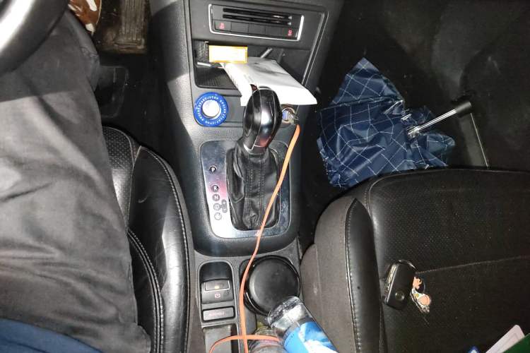 Used Volkswagen Tiguan 2015 1.8TSI Automatic Two-Wheel Drive Luxury Model Gear Lever