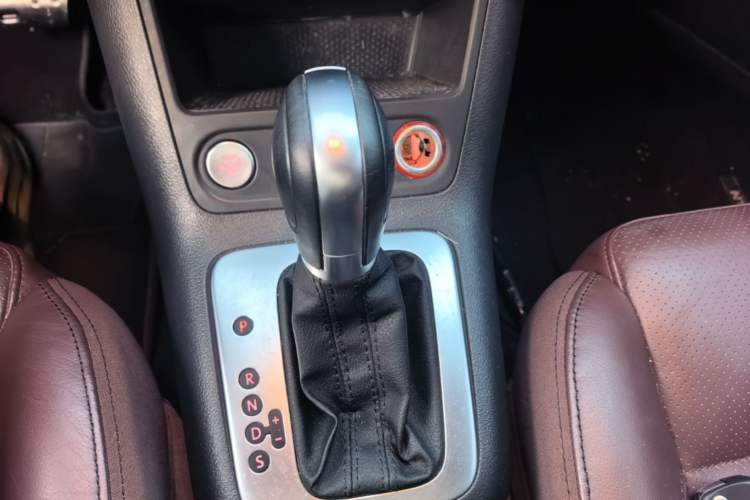 Used Volkswagen Tiguan 2015 1.8TSI Automatic Two-Wheel Drive Luxury Model Gear Lever