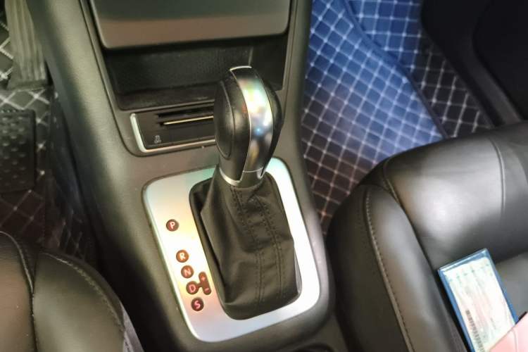 Used Volkswagen Tiguan 2015 1.8TSI Automatic Two-Wheel Drive Comfort Edition Gear Lever