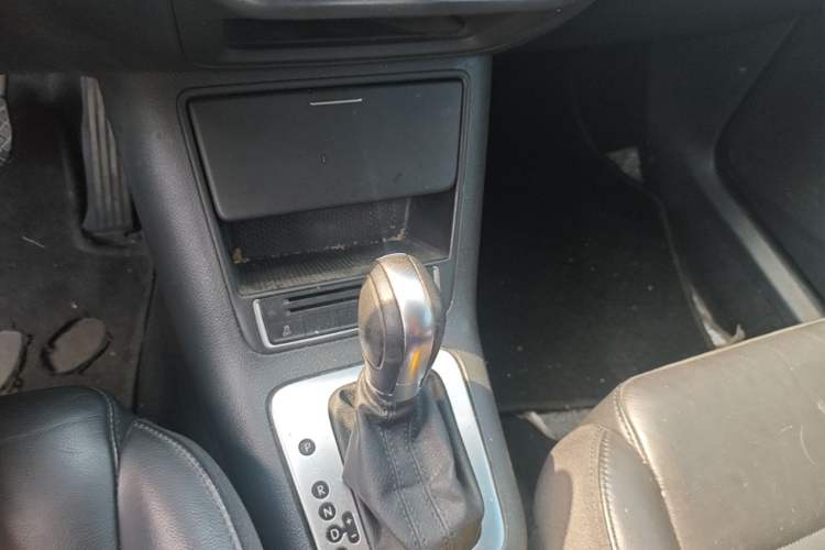 Used Volkswagen Tiguan 2015 1.8TSI Automatic Two-Wheel Drive Comfort Edition Gear Lever