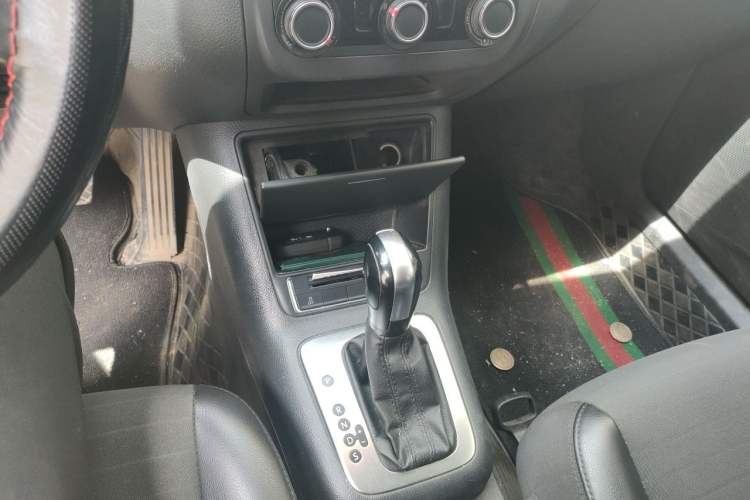 Used Volkswagen Tiguan 2015 1.8TSI Automatic Two-Wheel Drive Trend Edition Gear Lever