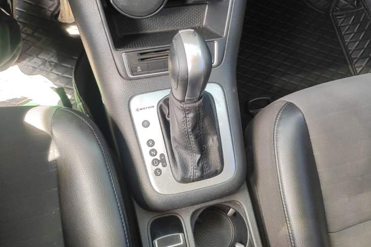 Used Volkswagen Tiguan 2015 1.8TSI Automatic All-Wheel Drive Style Vision Edition Gear Lever