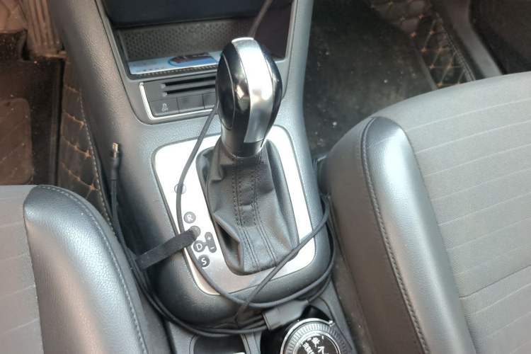 Used Volkswagen Tiguan 2015 1.8TSI Automatic Two-Wheel Drive Trend Edition Gear Lever