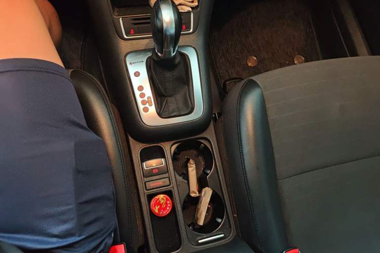 Used Volkswagen Tiguan 2015 1.8TSI Automatic All-Wheel Drive Style Vision Edition Gear Lever