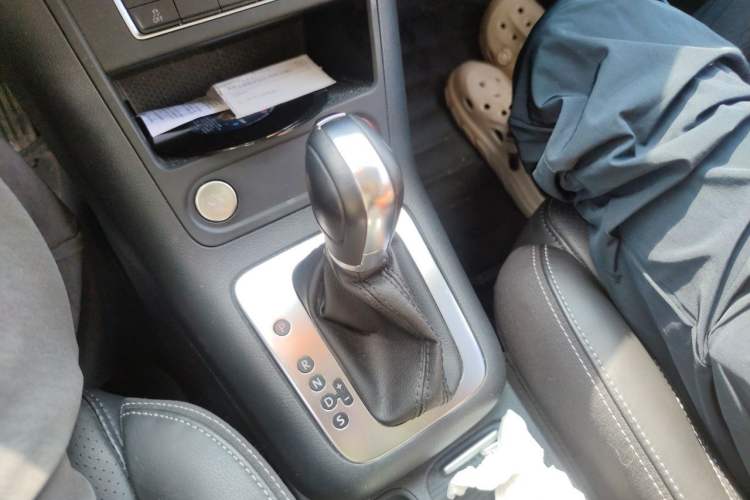Used Volkswagen Tiguan 2015 1.8TSI Automatic Two-Wheel Drive Luxury Model Gear Lever