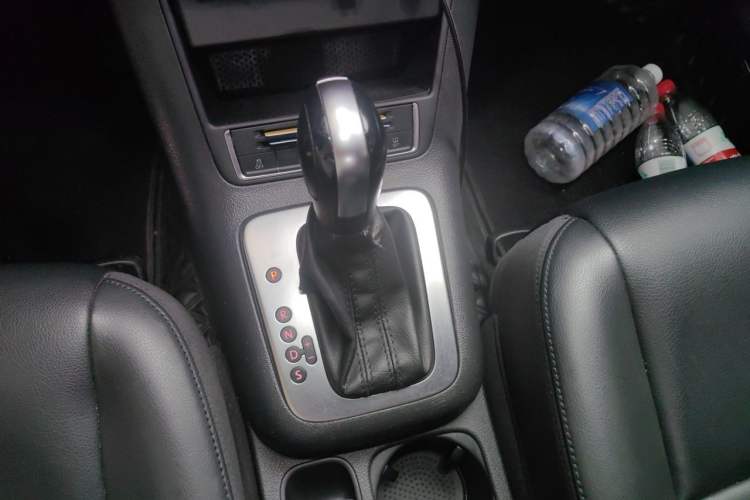 Used Volkswagen Tiguan 2015 1.8TSI Automatic Two-Wheel Drive Trend Edition Gear Lever