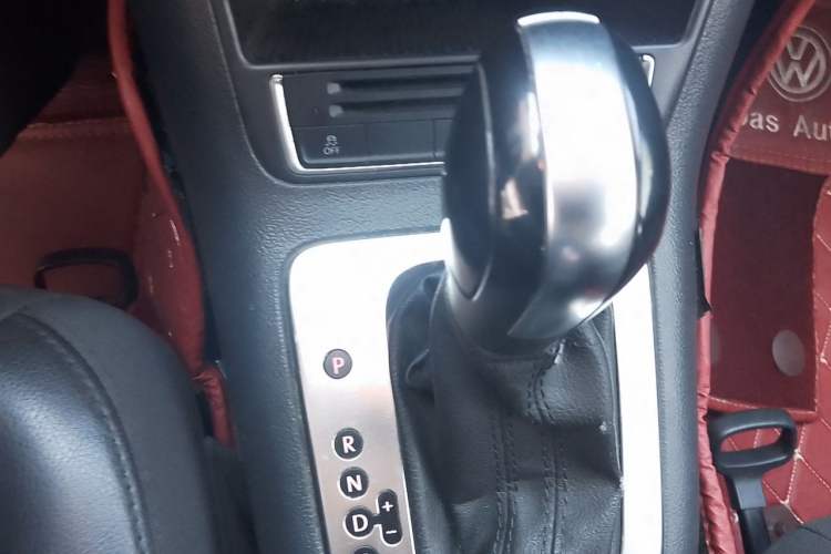 Used Volkswagen Tiguan 2015 1.8TSI Automatic Two-Wheel Drive Trend Edition Gear Lever
