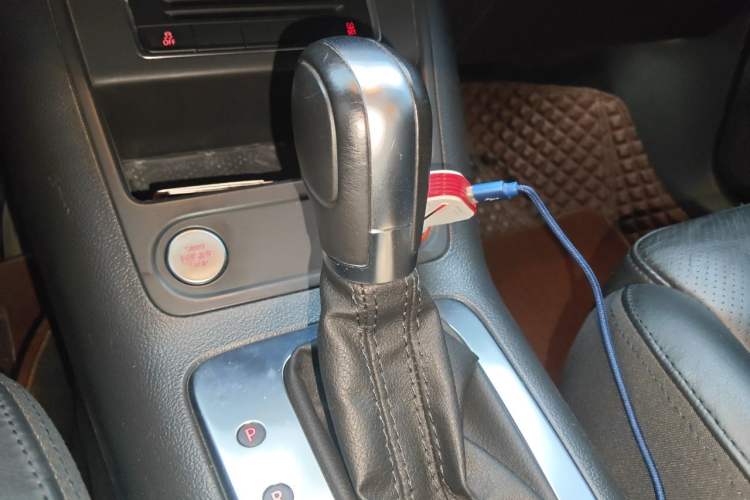 Used Volkswagen Tiguan 2015 1.8TSI Automatic Two-Wheel Drive Luxury Model Gear Lever