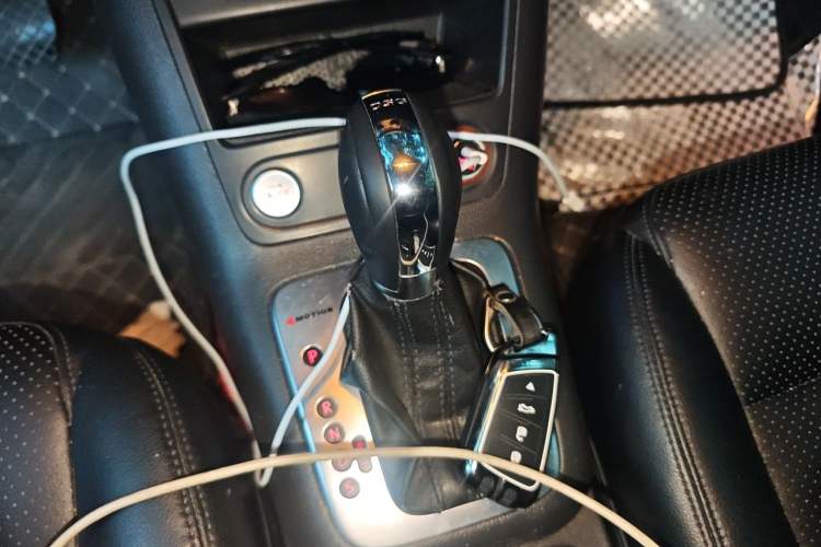 Used Volkswagen Tiguan 2015 1.8TSI Automatic Two-Wheel Drive Luxury Model Gear Lever