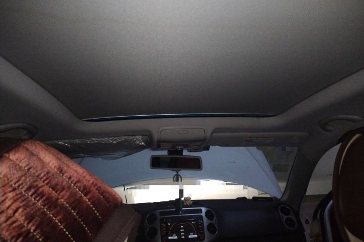 Used Volkswagen Tiguan 2015 1.8TSI Automatic All-Wheel-Drive Luxury Model Headliner