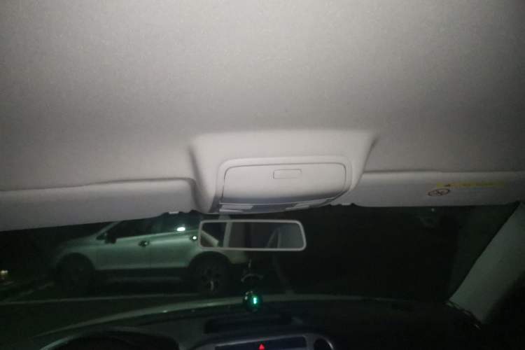 Used Volkswagen Tiguan 2015 1.8TSI Manual Two-Wheel Drive Fashion Edition Headliner