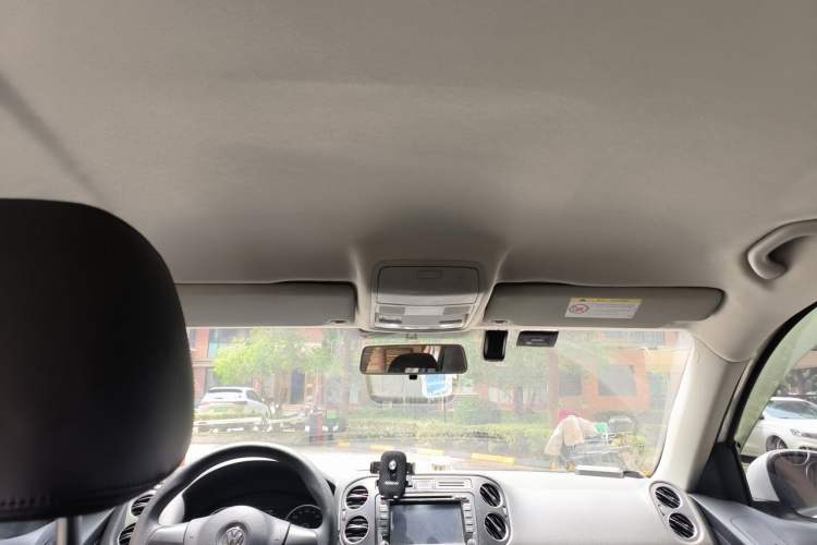 Used Volkswagen Tiguan 2015 1.8TSI Automatic Two-Wheel Drive Trend Edition Headliner
