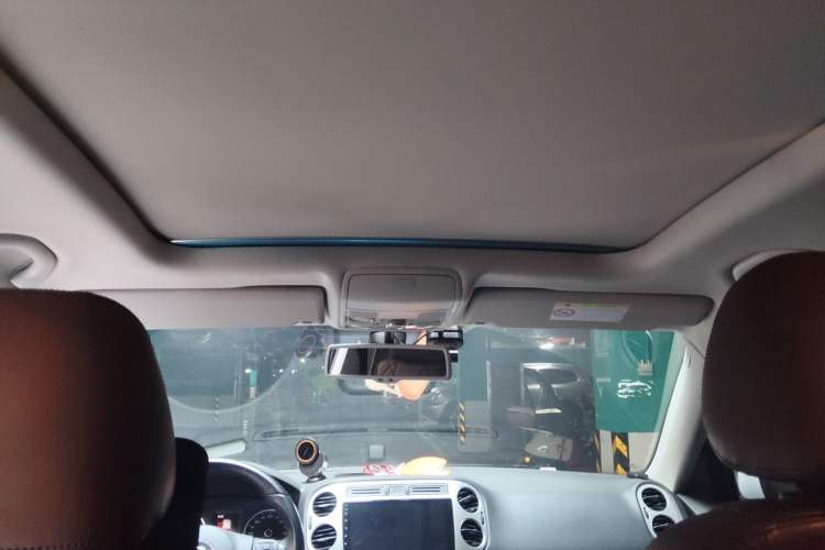 Used Volkswagen Tiguan 2015 1.8TSI Automatic Two-Wheel Drive Luxury Model Headliner