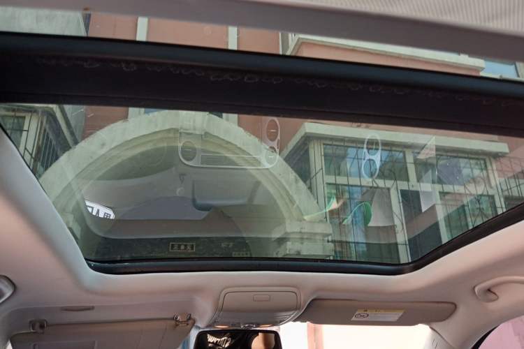 Used Volkswagen Tiguan 2015 1.8TSI Automatic All-Wheel-Drive Luxury Model Headliner