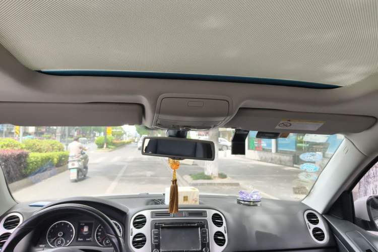 Used Volkswagen Tiguan 2015 1.8TSI Automatic Two-Wheel Drive Luxury Model Headliner