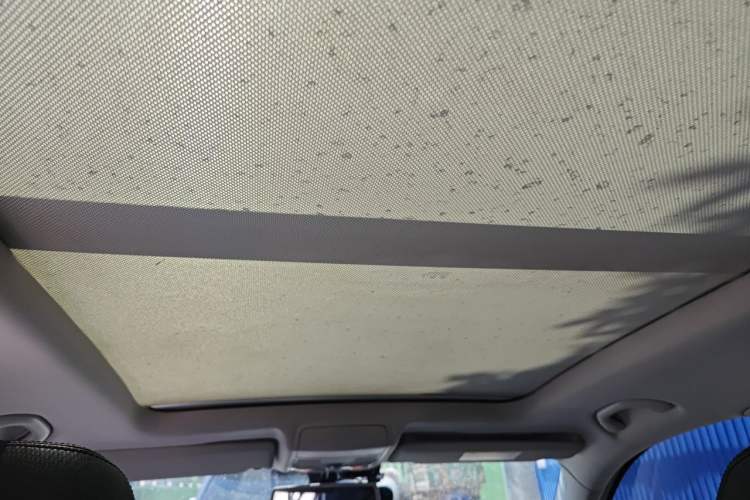 Used Volkswagen Tiguan 2015 1.8TSI Automatic All-Wheel-Drive Luxury Model Headliner
