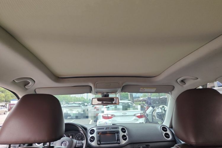 Used Volkswagen Tiguan 2015 2.0 TSI Automatic All-Wheel Drive Luxury Edition Headliner