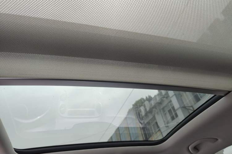 Used Volkswagen Tiguan 2015 2.0 TSI Automatic All-Wheel Drive Luxury Edition Headliner