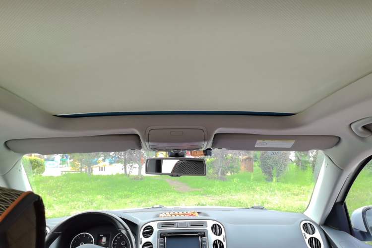 Used Volkswagen Tiguan 2015 1.8TSI Automatic Two-Wheel Drive Luxury Model Headliner