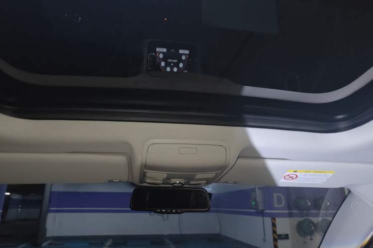 Used Volkswagen Tiguan 2015 1.8TSI Automatic All-Wheel-Drive Luxury Model Headliner