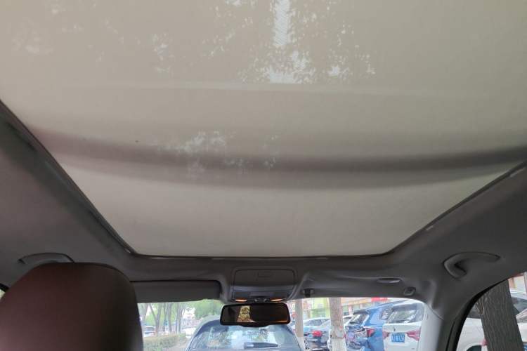 Used Volkswagen Tiguan 2015 1.8TSI Automatic Two-Wheel Drive Luxury Model Headliner