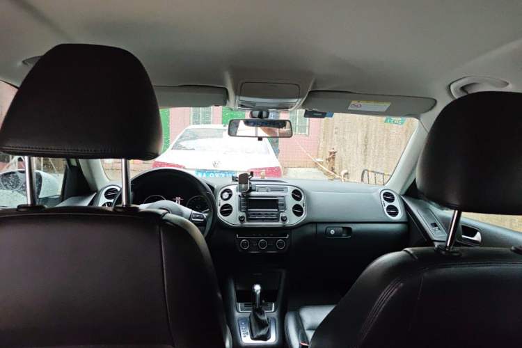 Used Volkswagen Tiguan 2015 1.8TSI Automatic Two-Wheel Drive Comfort Edition Headliner