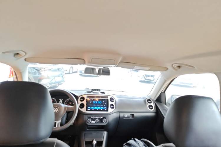 Used Volkswagen Tiguan 2015 1.8TSI Automatic Two-Wheel Drive Trend Edition Headliner