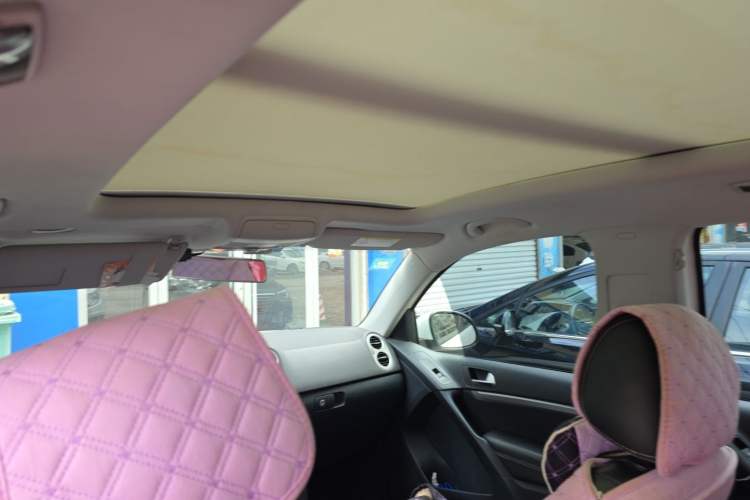 Used Volkswagen Tiguan 2015 1.8TSI Automatic All-Wheel Drive Style Vision Edition Headliner