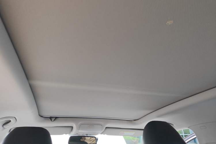 Used Volkswagen Tiguan 2015 1.8TSI Automatic All-Wheel-Drive Luxury Model Headliner