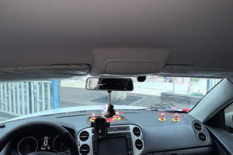 Used Volkswagen Tiguan 2015 1.8TSI Automatic Two-Wheel Drive Trend Edition Headliner