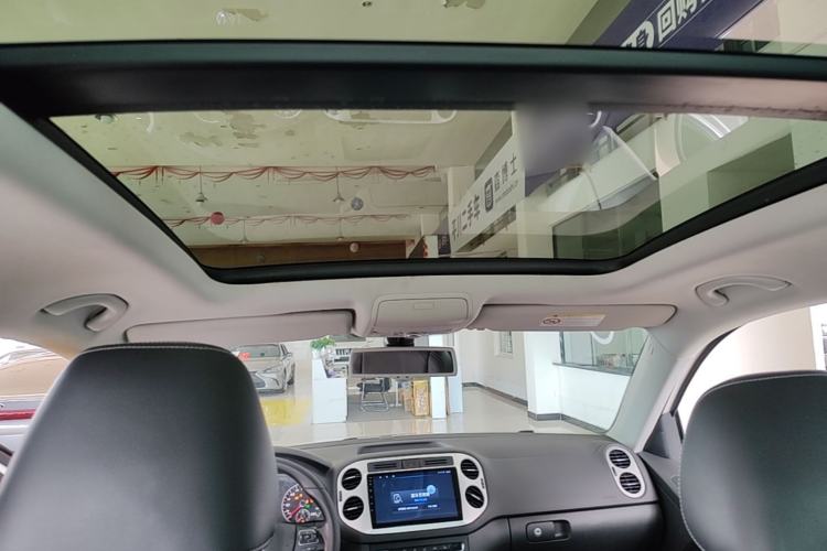 Used Volkswagen Tiguan 2015 1.8TSI Automatic Two-Wheel Drive Luxury Model Headliner