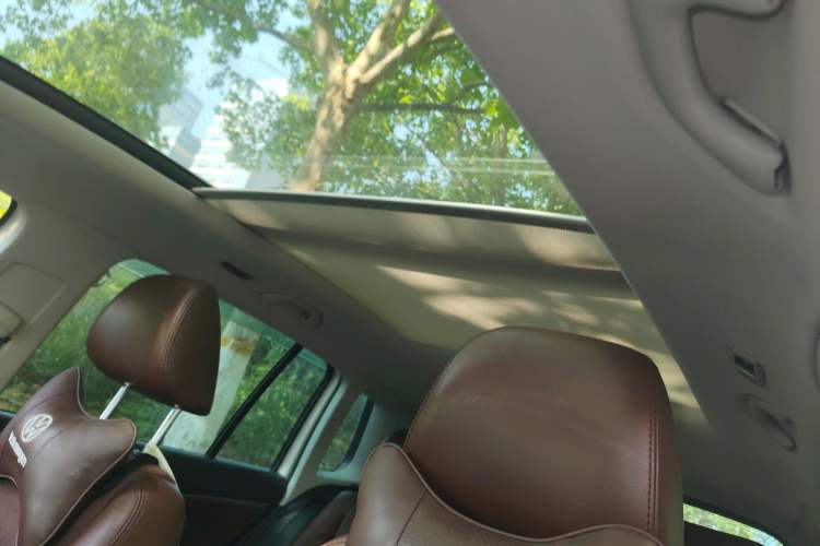 Used Volkswagen Tiguan 2015 2.0 TSI Automatic All-Wheel Drive Flagship Edition Headliner
