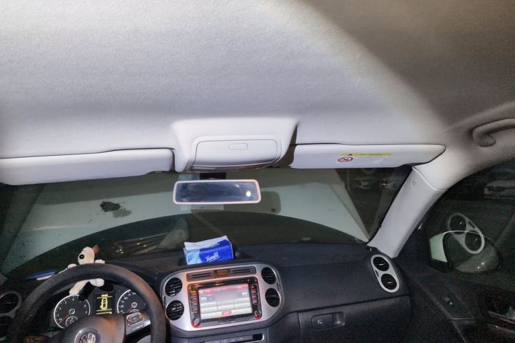 Used Volkswagen Tiguan 2015 1.8TSI Automatic Two-Wheel Drive Comfort Edition Headliner