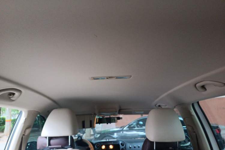 Used Volkswagen Tiguan 2015 1.8TSI Automatic Two-Wheel Drive Trend Edition Headliner