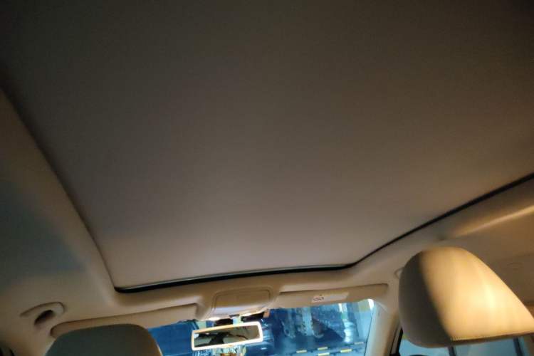 Used Volkswagen Tiguan 2015 1.8TSI Automatic Two-Wheel Drive Luxury Model Headliner